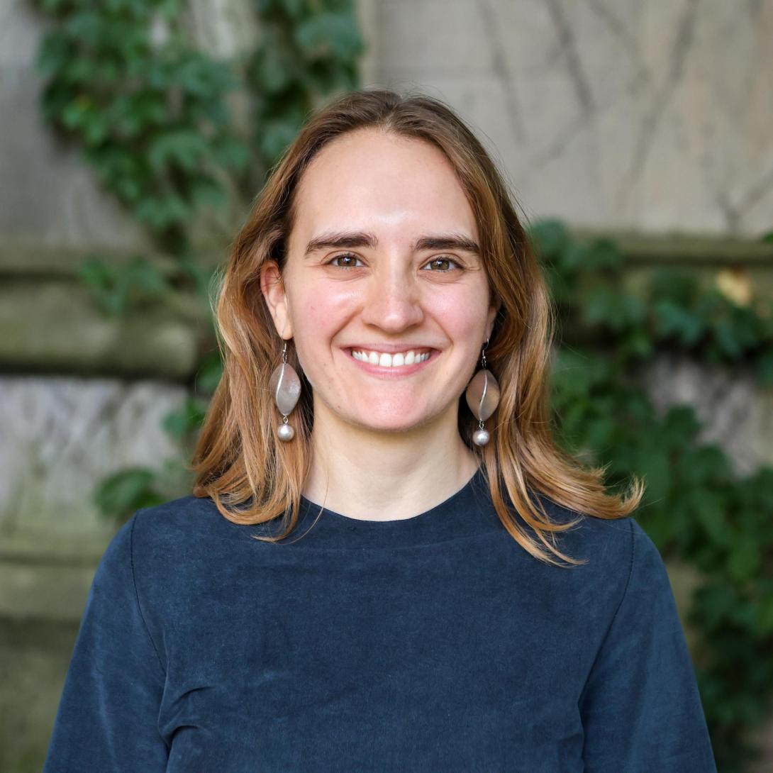 Agneska Bloch Headshot